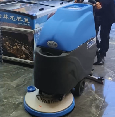 手推式洗地机，方便快捷首选