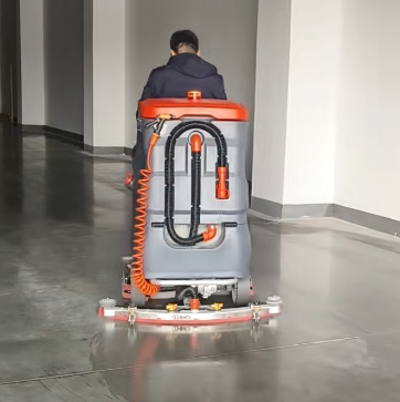 驾驶式洗地机扫地机