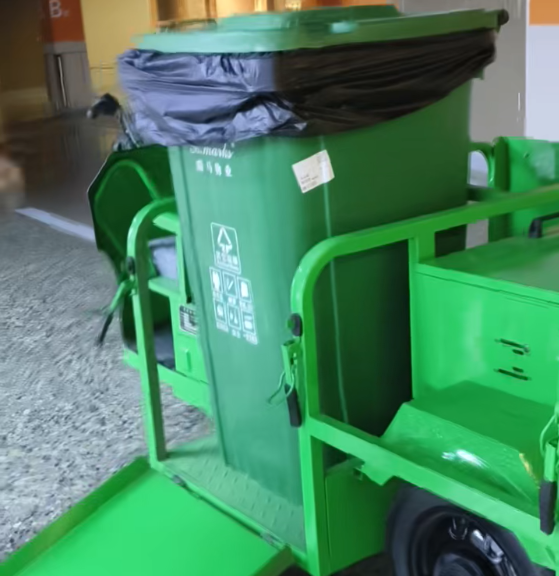 垃圾桶驳运车，运输方便快捷